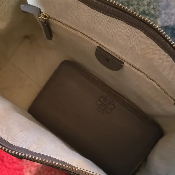 Tory Burch Leather Tote and Wallet Set - Picture 6 of 6